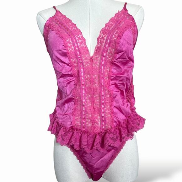 BarbieCore Pink Ruffle Lace Vintage lingerie
Bodysuit Large SKU 86 | boudoir - Picture 2 of 6